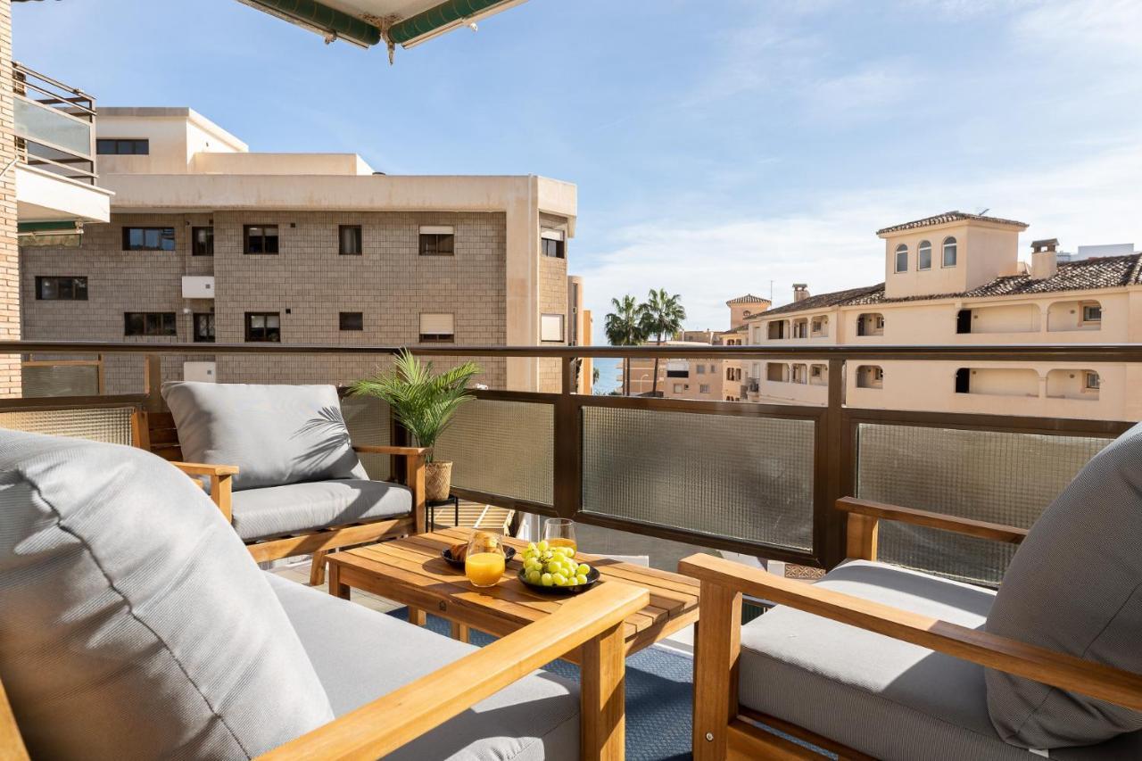 Sea View 2 Bedroom Apartment 2 Min Away From The Beach Torremolinos Kültér fotó