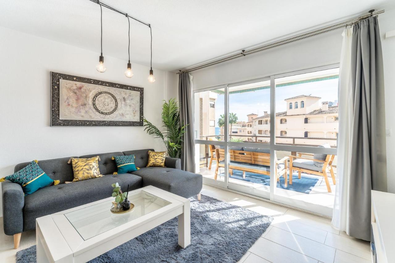 Sea View 2 Bedroom Apartment 2 Min Away From The Beach Torremolinos Kültér fotó