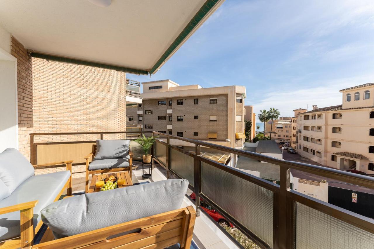Sea View 2 Bedroom Apartment 2 Min Away From The Beach Torremolinos Kültér fotó