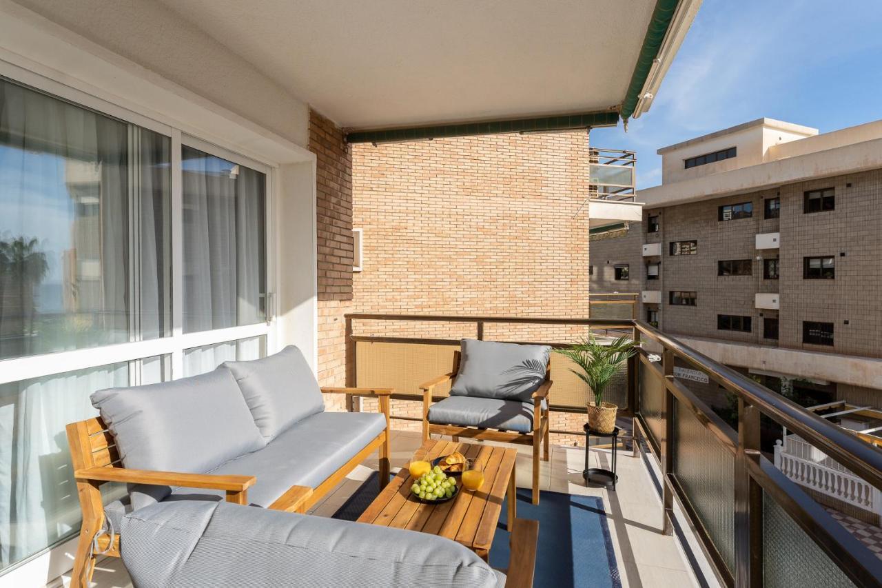 Sea View 2 Bedroom Apartment 2 Min Away From The Beach Torremolinos Kültér fotó