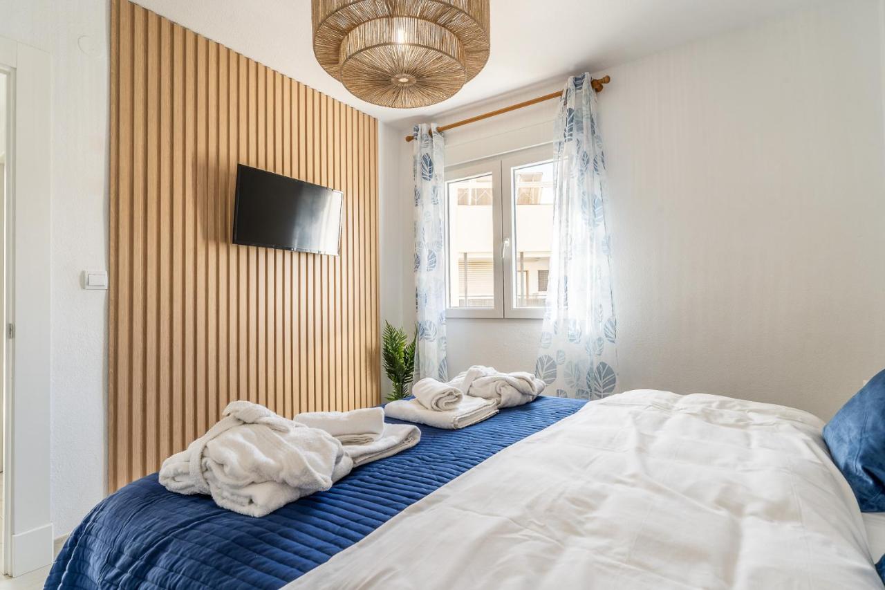 Sea View 2 Bedroom Apartment 2 Min Away From The Beach Torremolinos Kültér fotó