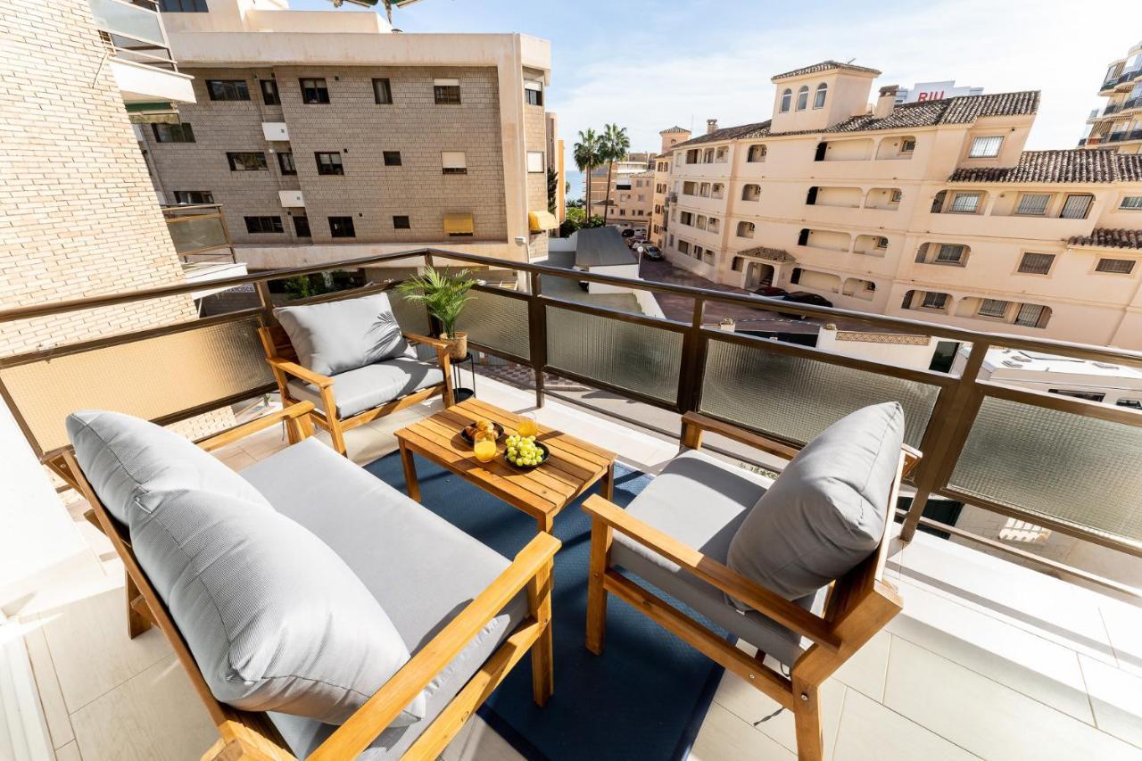 Sea View 2 Bedroom Apartment 2 Min Away From The Beach Torremolinos Kültér fotó